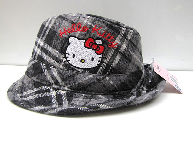 LOT DE CHAPEAUX HELLO KITTY REF 9108 2.95€ HT 