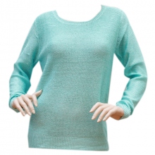 Pull paré de nœuds dorés au dos