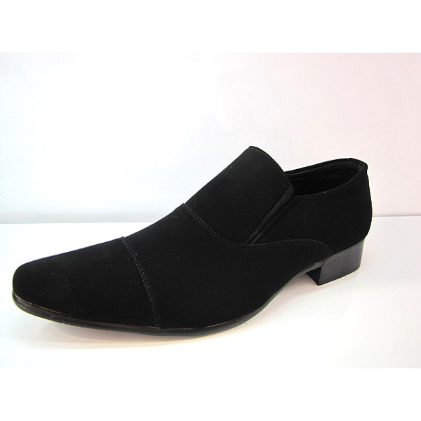 Chaussure en daim synthétique réf 1214 8, 90 € ht/unité
