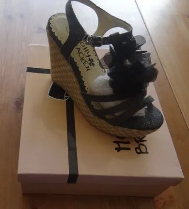 Vend lot de chaussures femmes de marque molly braken a petit prix