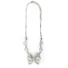 Collier avec pendentif papillon