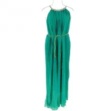 Robe plissée longue avec ceinture et bretelles