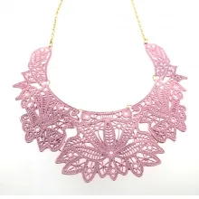 Collier plastron fantaisie