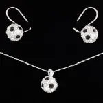 Bijoux pour les femmes - colliers, bracelets, boucles d'oreilles et autres