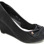 Escarpins ref 5836 5.9€ ht 