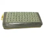 Portefeuille zippé avec motif tressé