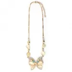Collier avec pendentif papillon