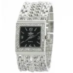 Montre femme avec cadran carré et lunette incrusté de strass