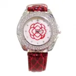 Montre femme parée de strass avec motif fleur