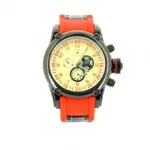 Montre en metal pour homme avec chronographes et graduation