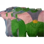 Pyjama avec motif amusant pour bébé