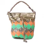 Sac seau agrémenté de sequins