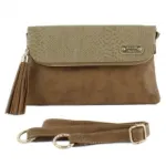 Pochette avec rabat reptile et pompon