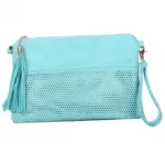 Pochette perforée avec pompon