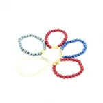 Bracelet en perles de mer orné d’une breloque dorée