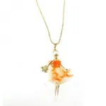 Collier fashion avec pendentif poupée strass