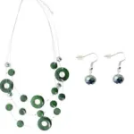 Colliers avec boucles d’oreilles