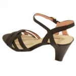 Sandales à talon avec brides croisées