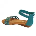 Sandales cloutées avec motif fantaisie