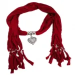 Écharpe bijou avec pendentif cœur strass et bordure franges à perles