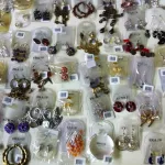 Lots de bijoux fantaisie a prix reduits !!: