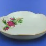 Plat "Camomille" blanc avec décalcomanie, 27,5 cm 